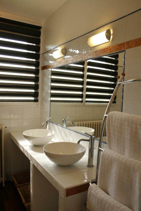 Une Chambre A Neuilly Guest House מראה חיצוני תמונה